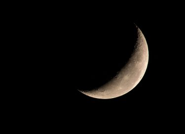 Photo of crescent moon by Alan Johnston for article on Sleep by Dr Anne Malatt